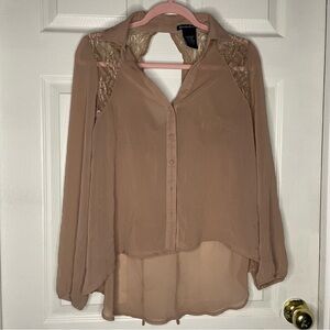 ⭐️(Large) Alexandra Bartlett nude collared button down blouse